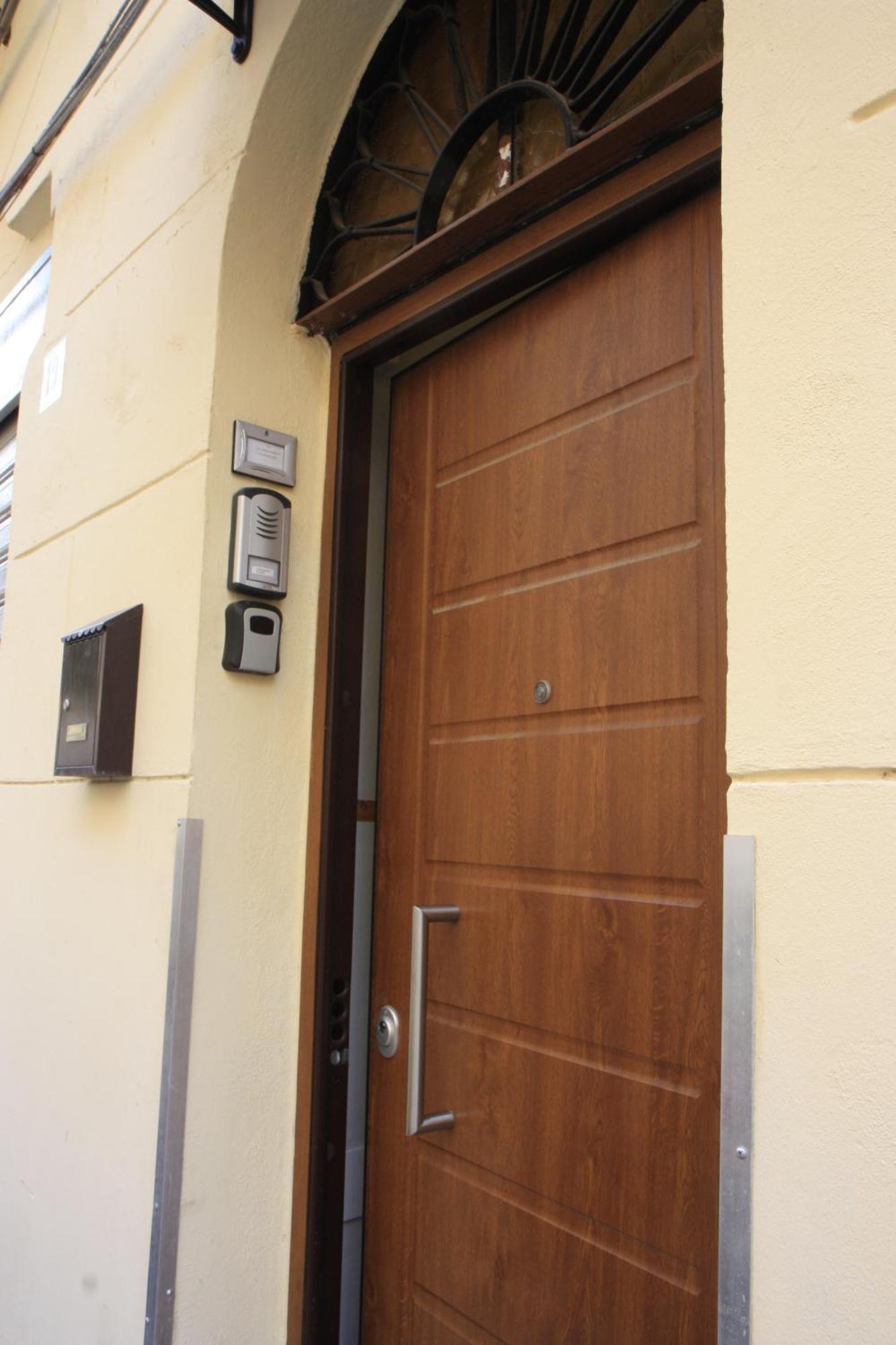 Zisas Apartment Палермо Екстериор снимка